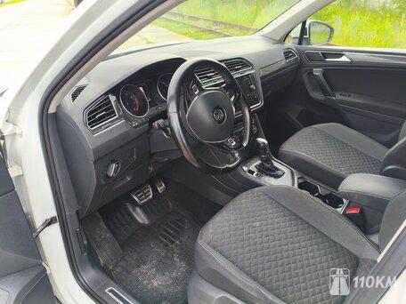 Volkswagen, Tiguan, 1400, 150, бензин, внедорожник, робот, передний привод, среднее состояние, левый, белый, 1 950 000 ₽